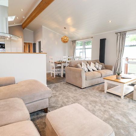 Loubi'S Lakeside Lodge Уиндермир Экстерьер фото